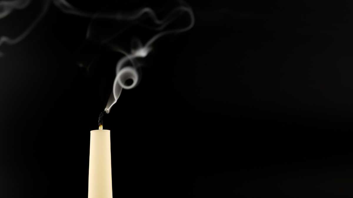 deuil-deces-mort-flamme-eteinte Humour Me est en deuil