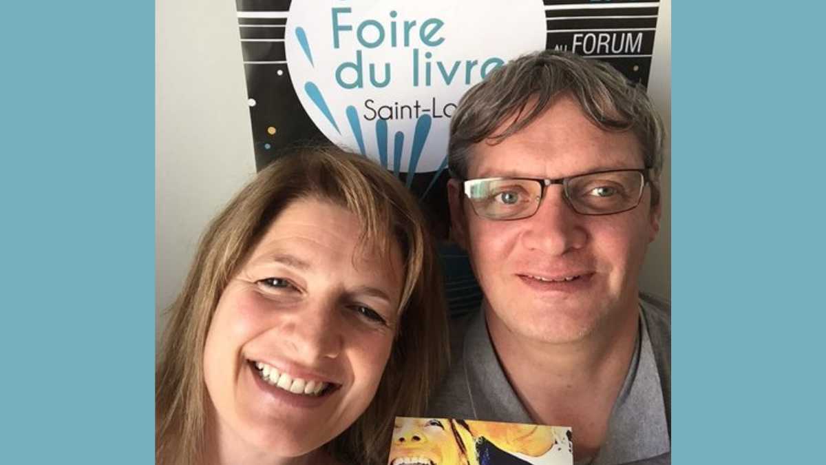 Remise de prix et livre 52 nuances de vie à la Foire du Livre de Saint-Louis 2016